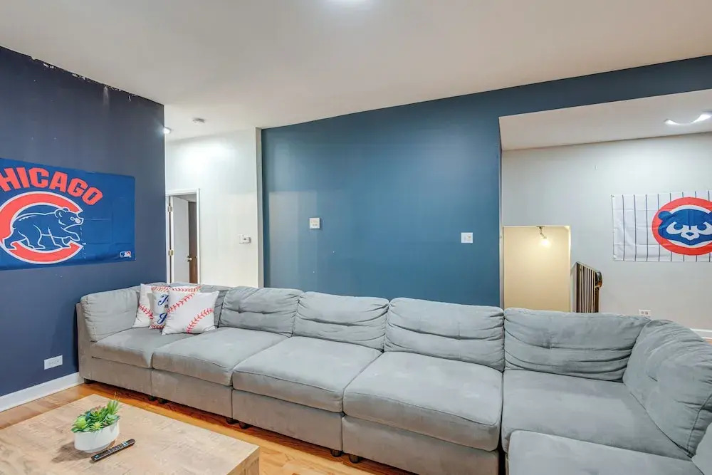 Pet-friendly W/pool Table: Walk to Wrigley Field