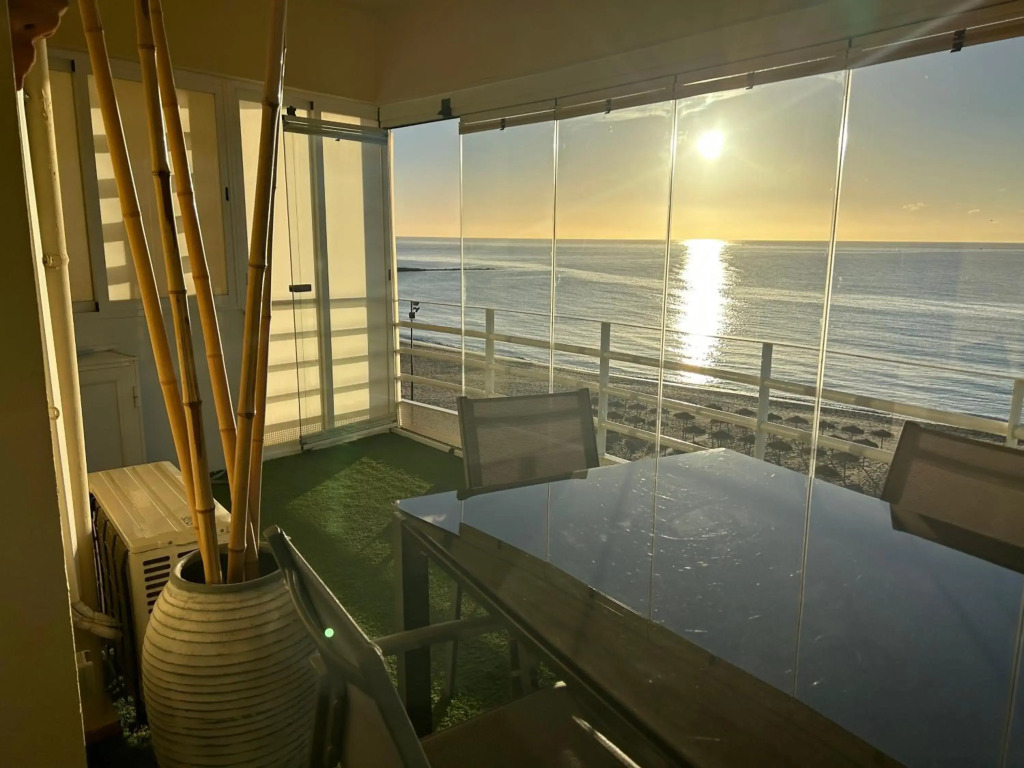 Apartamento En Primera Linea/Beachfront Apartment