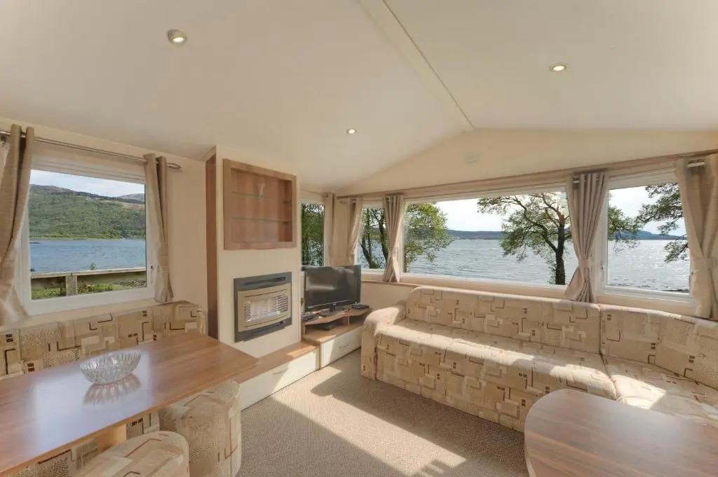 Appin Holiday Homes - Lodges, Shepherds Hut and Train Carriage stays