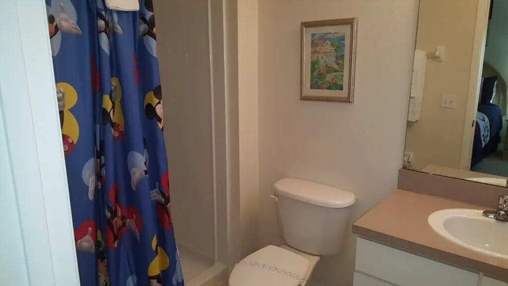 3br, 2.5ba Townhome W/ Sunny Rear Yard 3 Bedroom Townhouse by Redawning