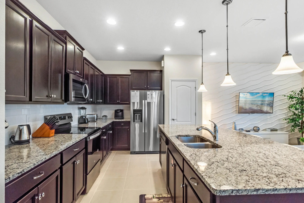 5 Bd 45 Ba Windsor At Westside 8928 Sa