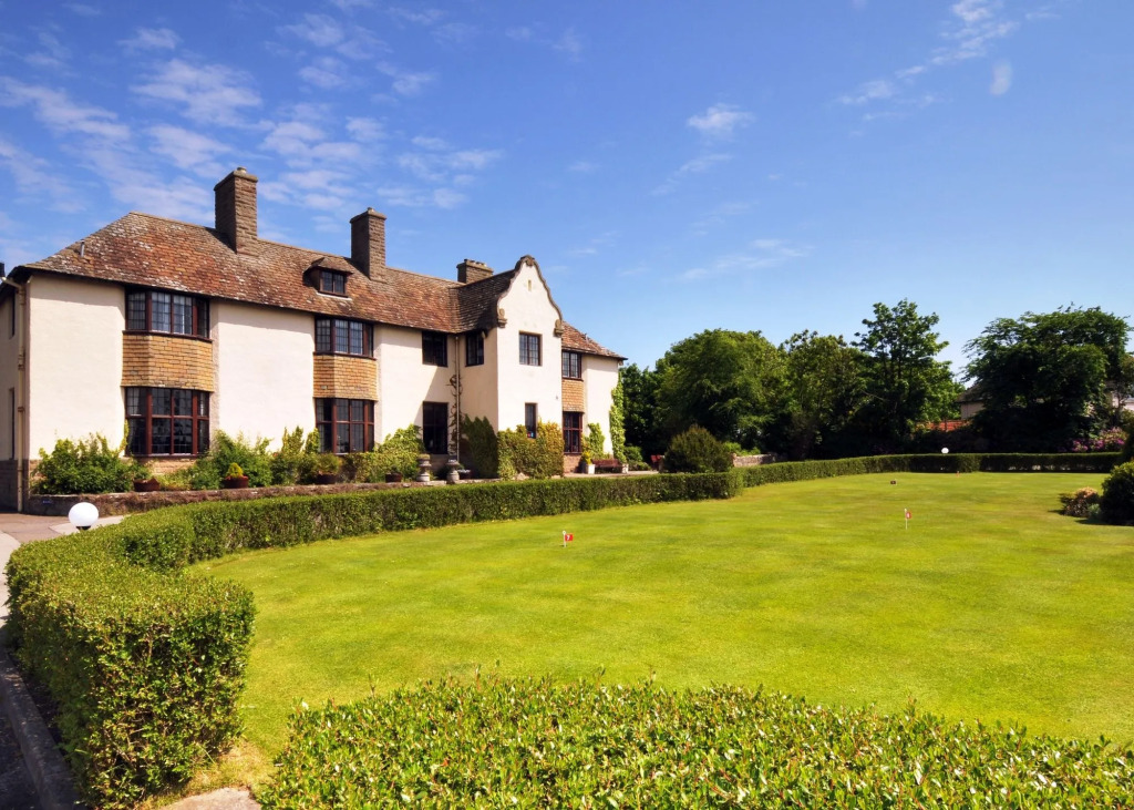 Royal Marine Hotel, by Highland Coast Hotels