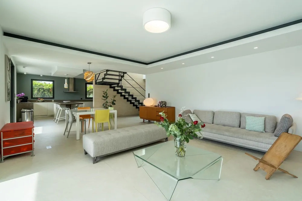 Superbe villa moderne avec piscine à Marseille
