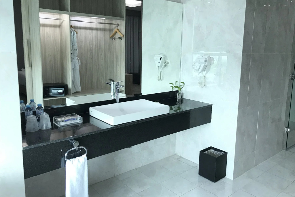 Sparks Life Jakarta, ARTOTEL Curated