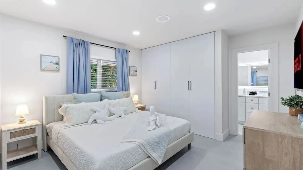 Soleil Breeze by Avantstay Pool + Canalfront Home + Outdoor Dining Canal Deck + Kayak 10 Mins to the Beach