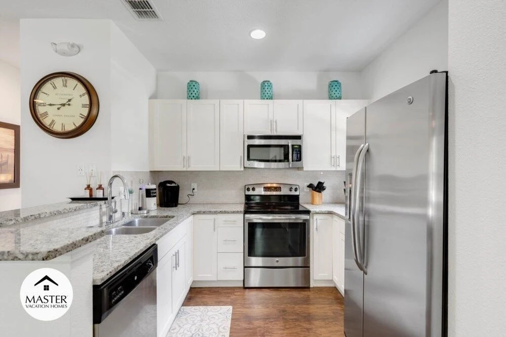 4 Bedroom Lucaya Village Townhouse by RedAwning
