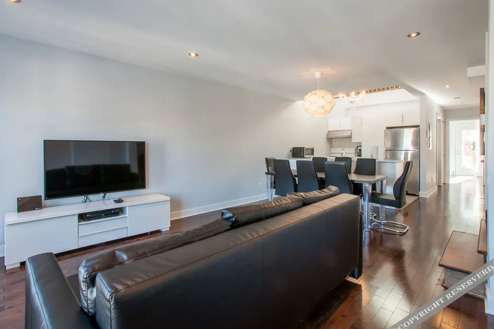 3 bedrooms 2 bathrooms Mont-Royal Apartment by Lux Montreal Vacations Rentals