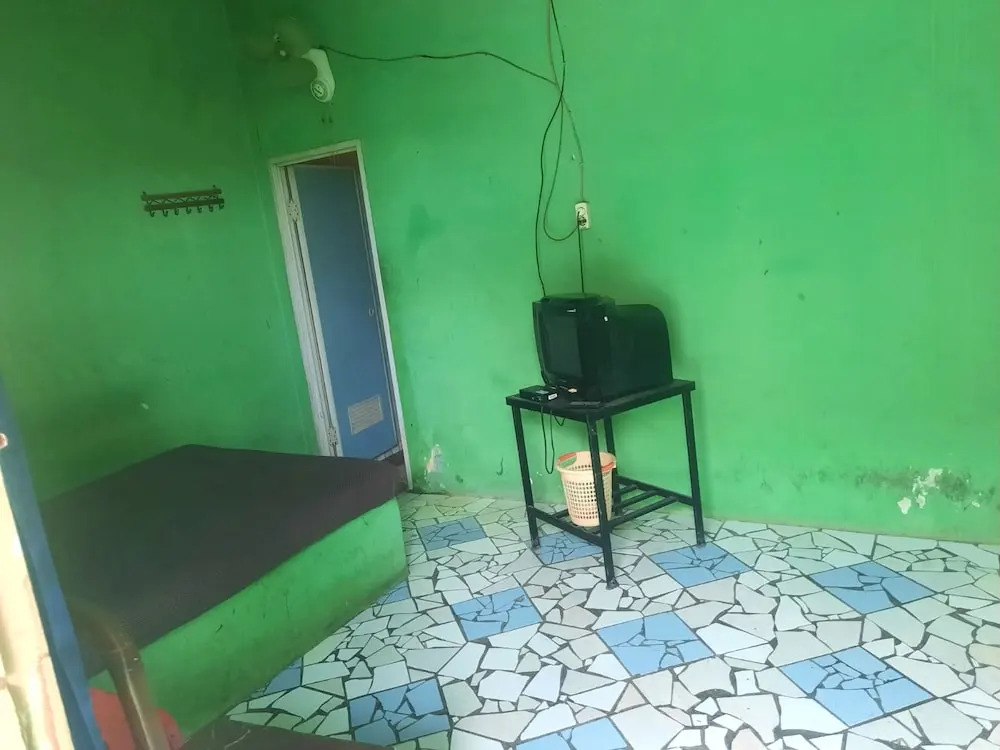 OYO Life 93023 Kost Bulan Karawang