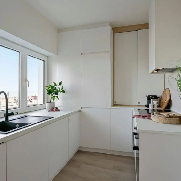 Stylishly Refurbished Apartment With sea View