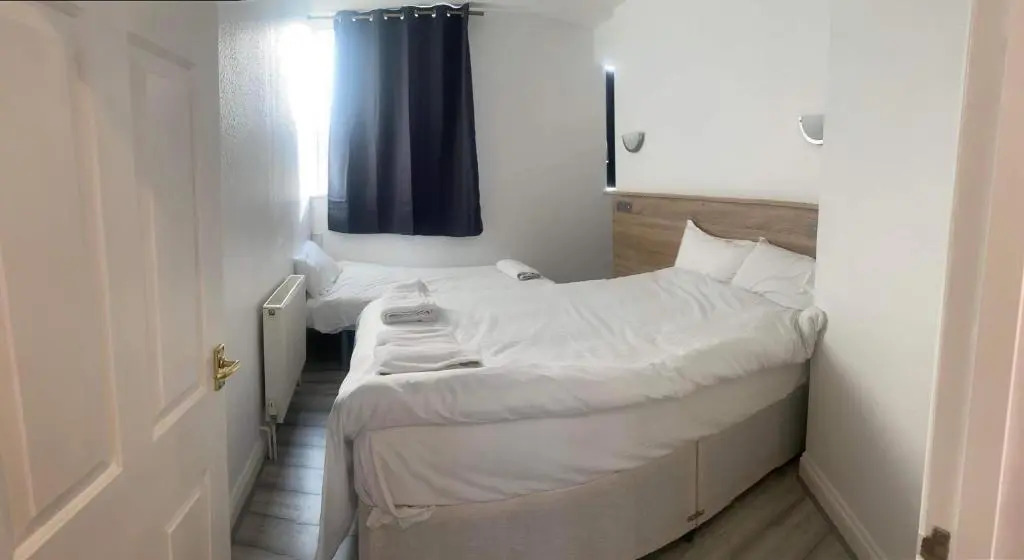 Entire Two Double Bedrooms Flat N4
