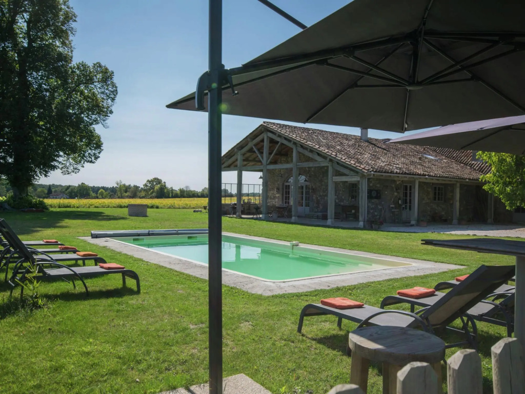 Mansion in Fargues with Pool and Garden