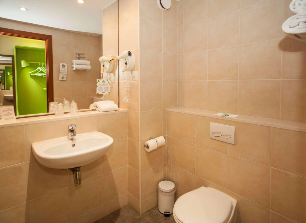 Travelodge BCN Cornella Fira