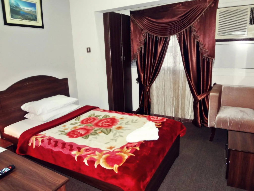 Lapaz Hotel