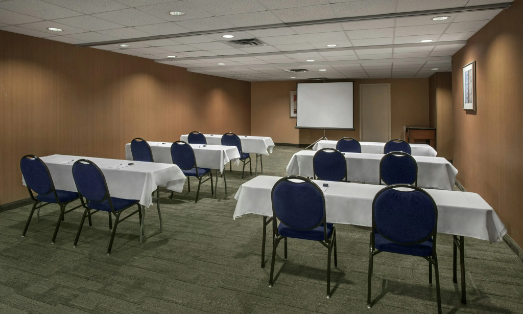 Hampton Inn & Suites Milwaukee Downtown