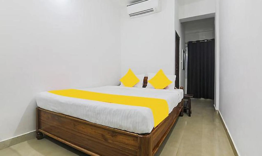 Around Stays-Rising Hills, Tapovan
