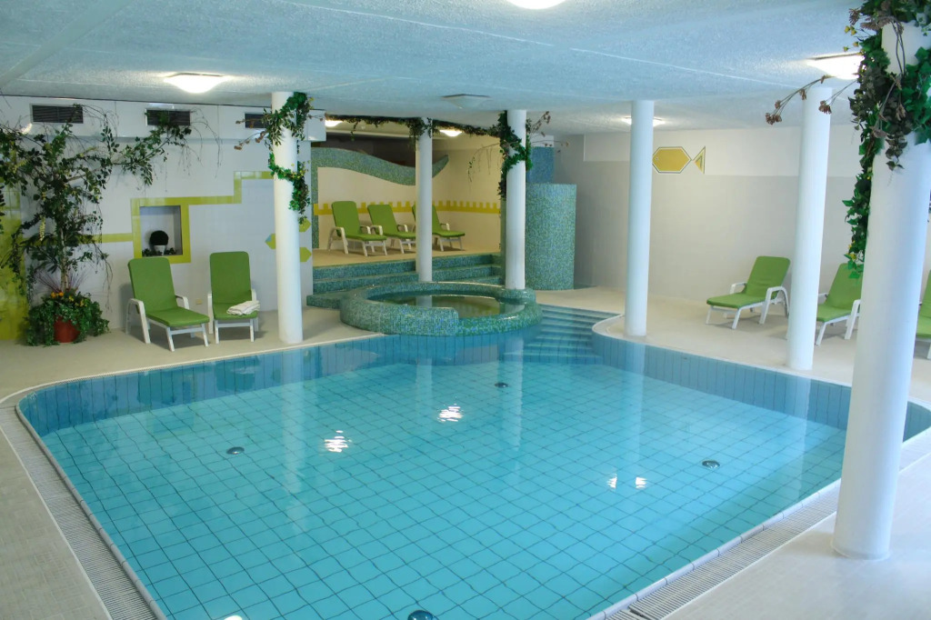 Laurena Aparthotel near Brixen