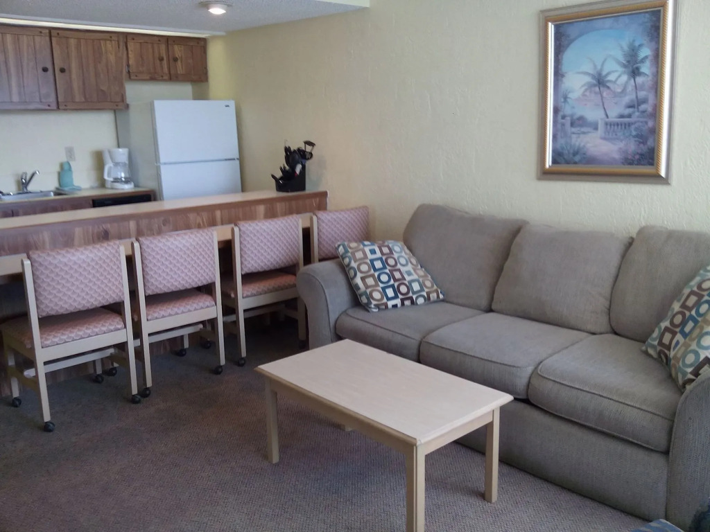 Holiday Shores Beach Club