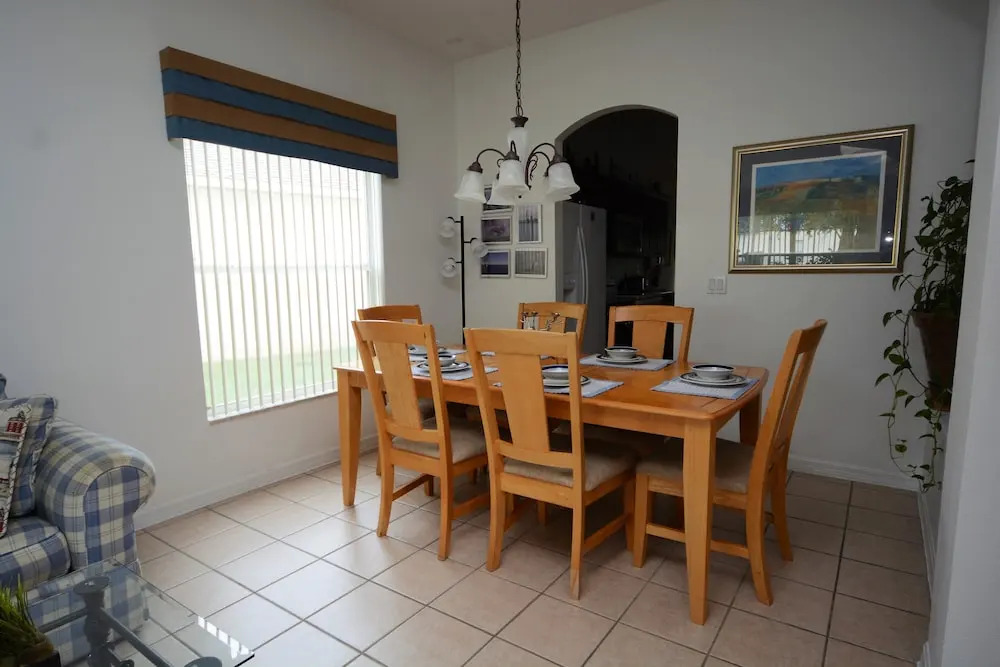 4648 5- Bdrm'Slake Views Facing Poolwater View