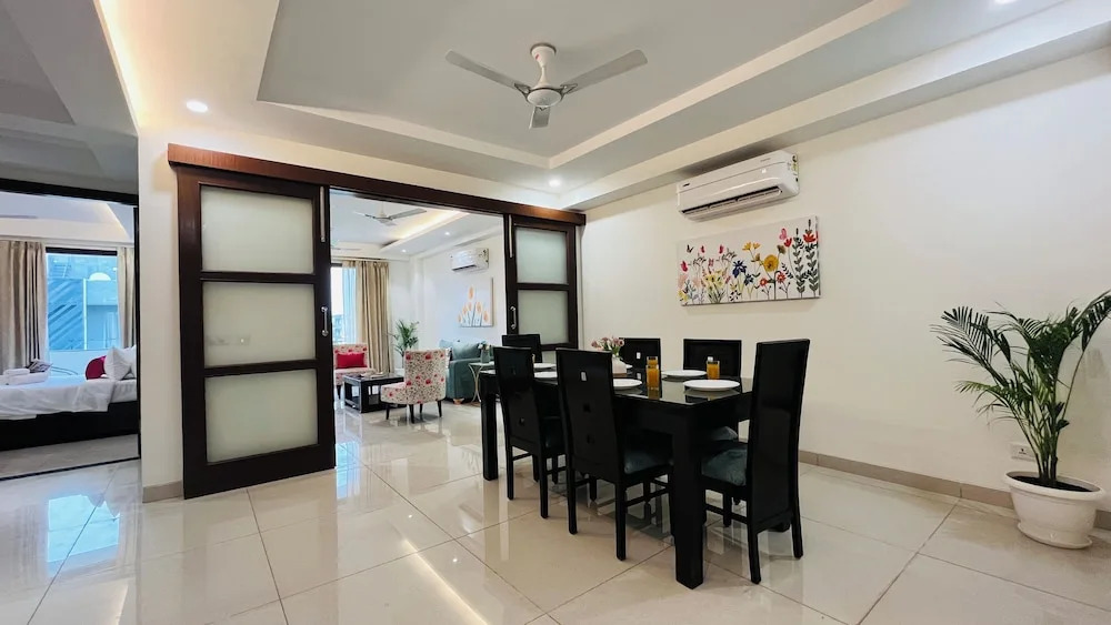 BluO 3BHK Golf Course Road Balcony Lift