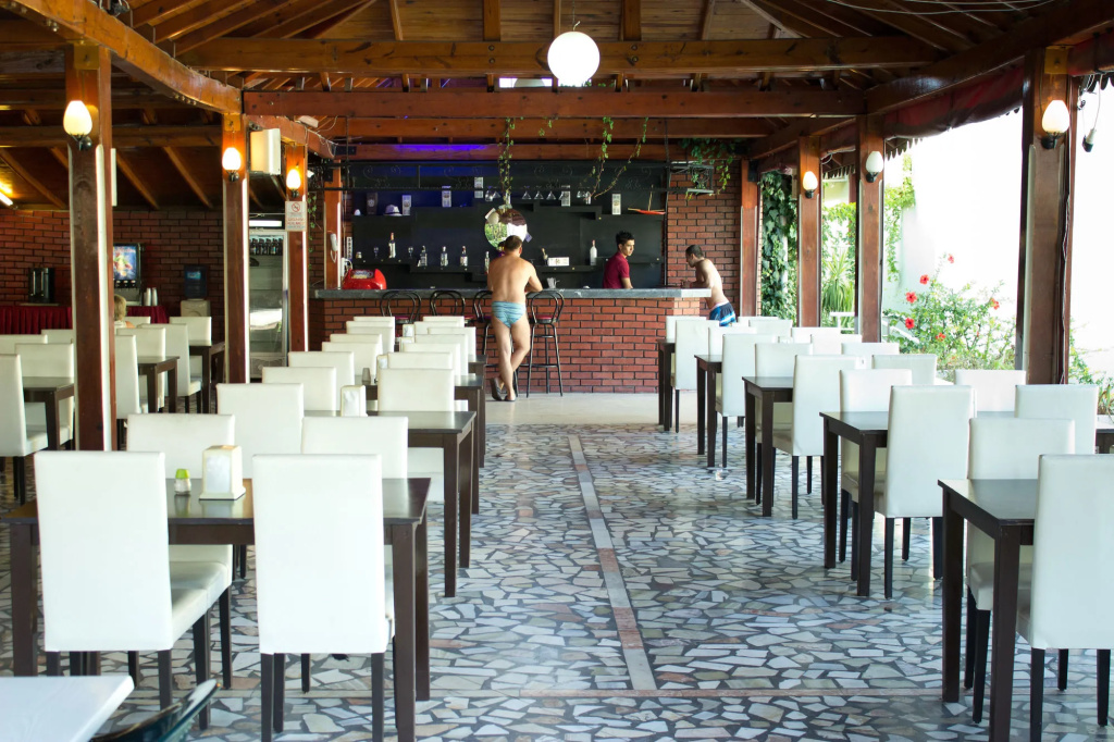 Ares City Hotel