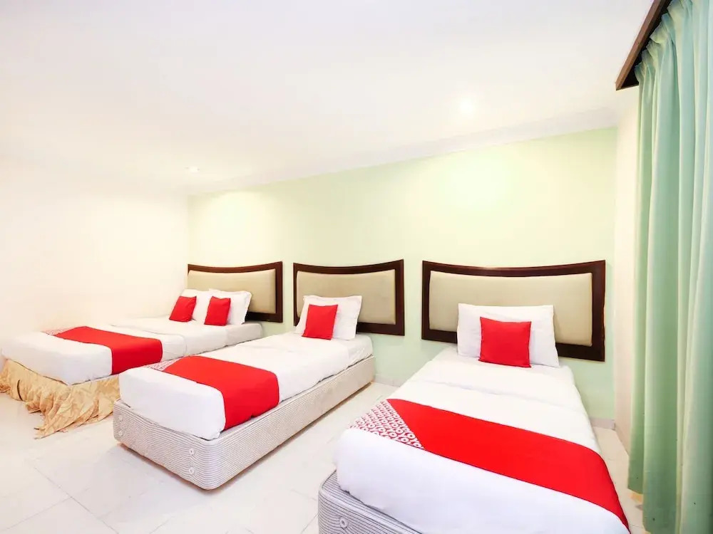 OYO 775 Hotel Sahara Inn