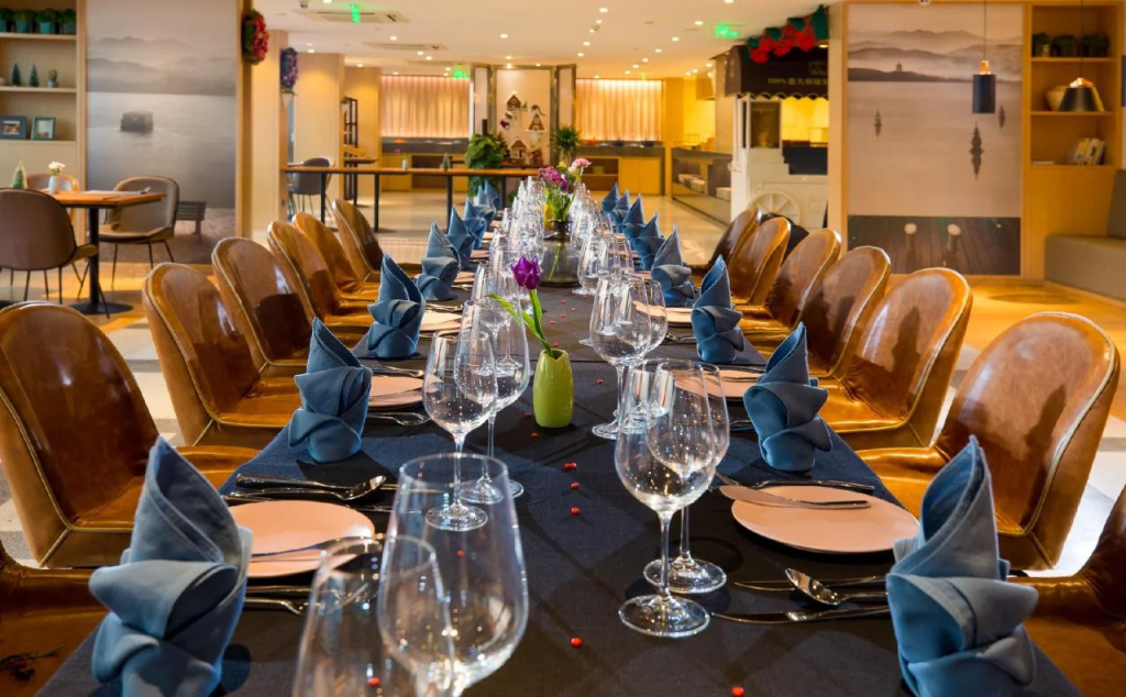 GinLan Jia Hotel