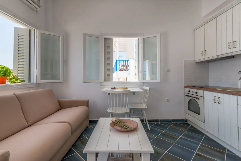 Michalakis Seaside Suites