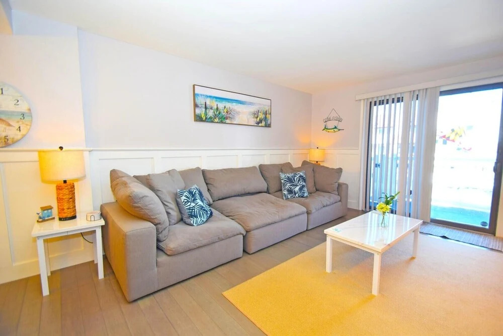 The Chateau 101b 2 Bedroom Condo by RedAwning