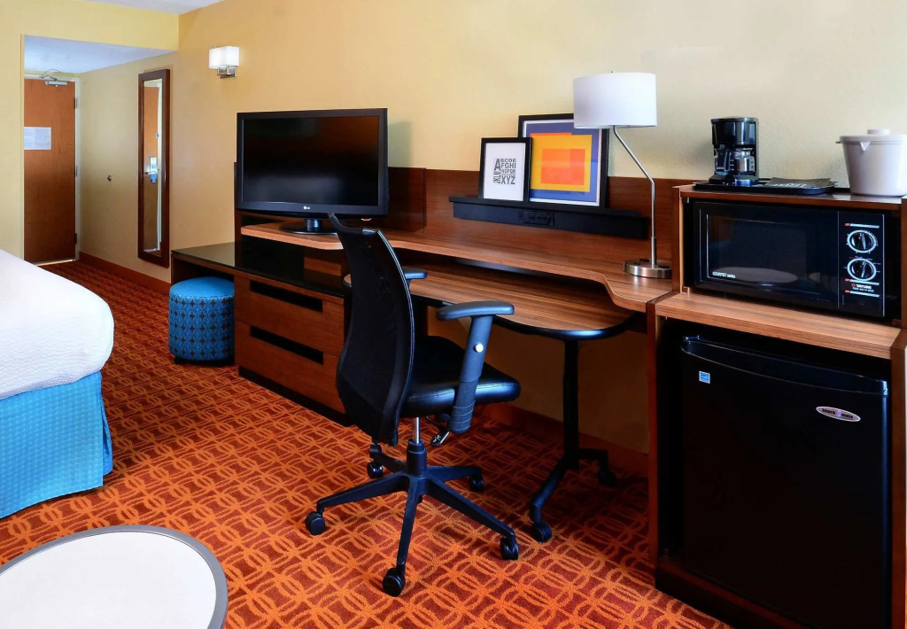Fairfield Inn and Suites by Marriott Winston Salem/Hanes
