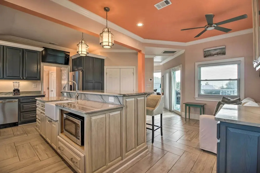 Tybee Island Home w/ Rooftop & Ocean Views!