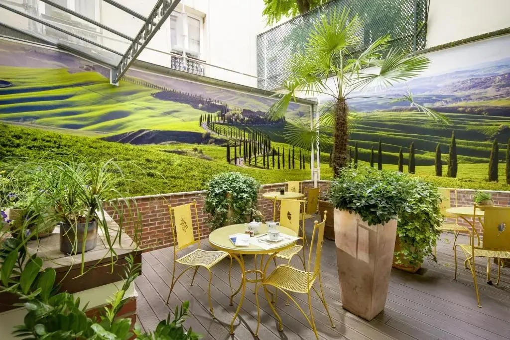 Le Relais Montmartre