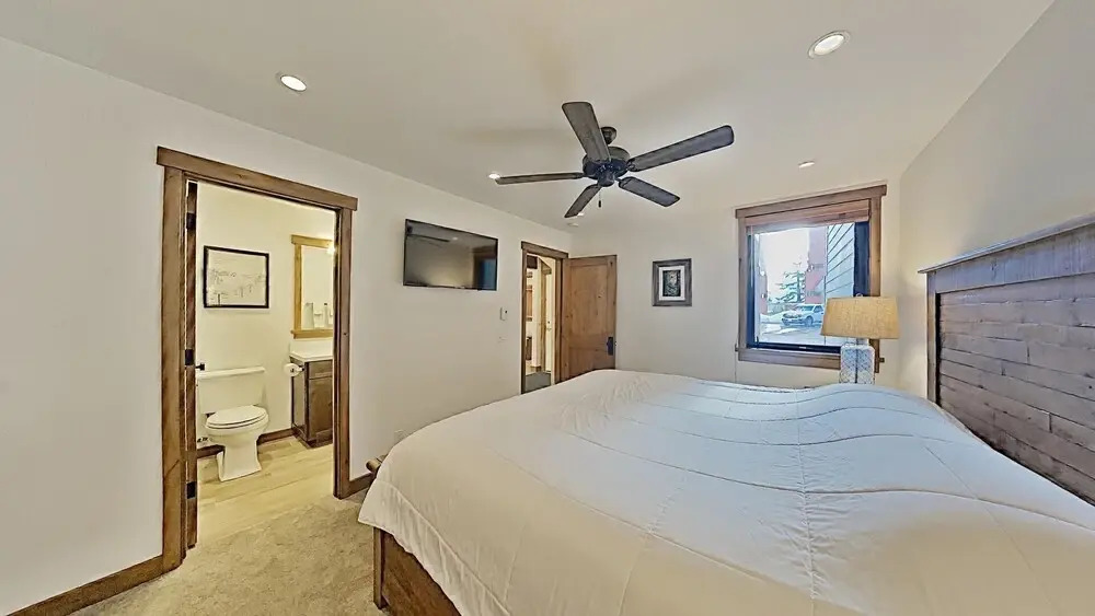 Deluxe Slopeside Home Just STEPS to Mammoth Mountain Slopes and Village Gondola - 3 Spas, Sauna and Pool by RedAwning