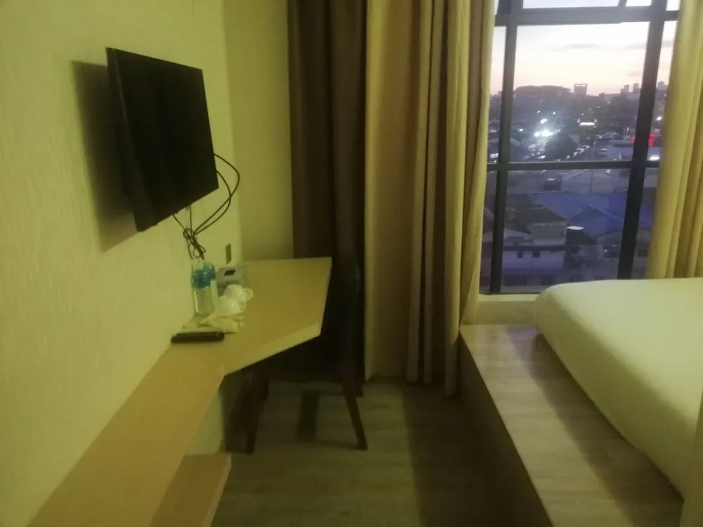 Capital O 90130 Sawadee Hotel