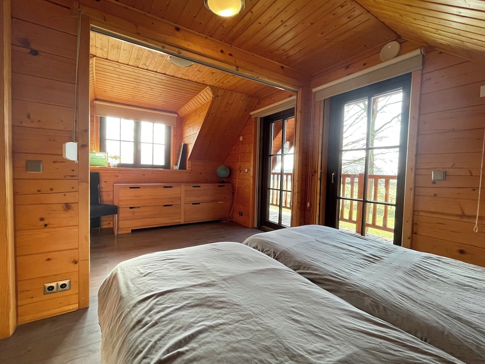 Villa with Sauna & Tub