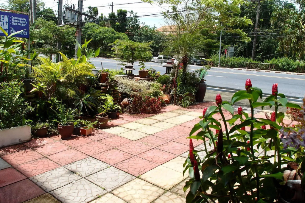 Khaolak Traveller Lodge