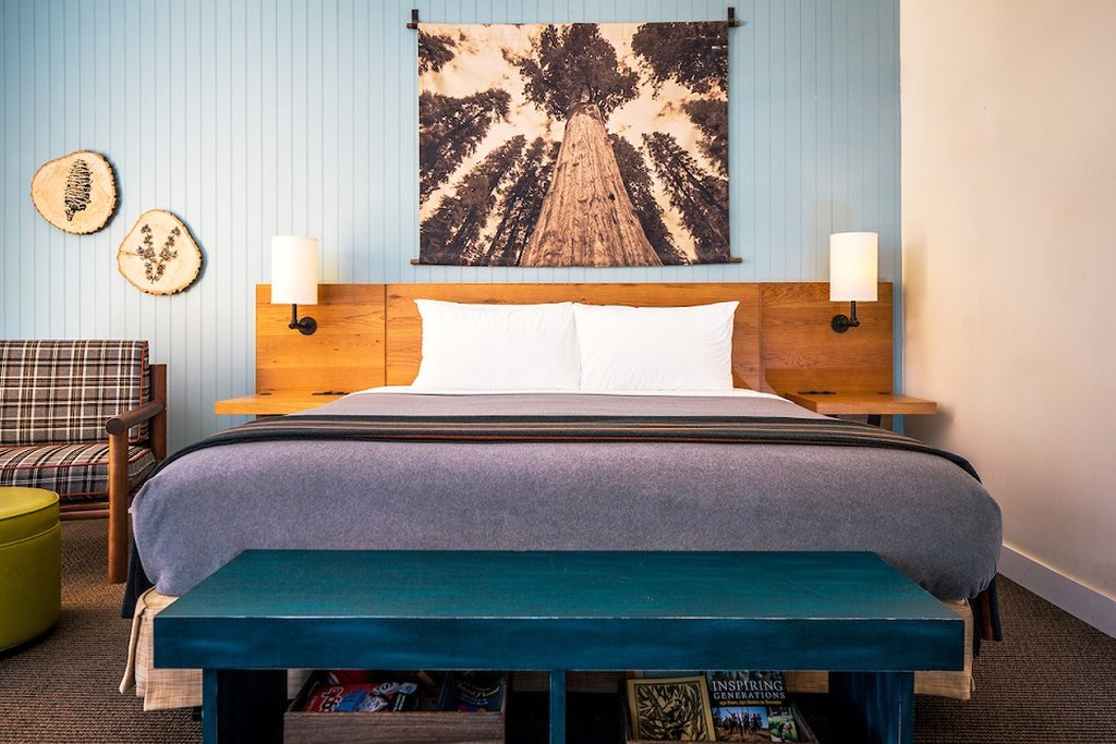 Rush Creek Lodge at Yosemite