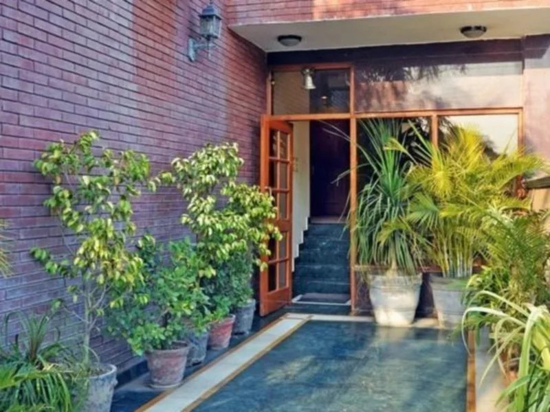 FabHotel Altus