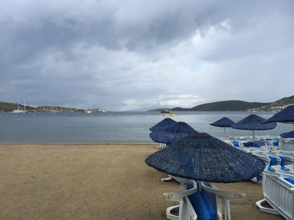 Nagi Beach Hotel