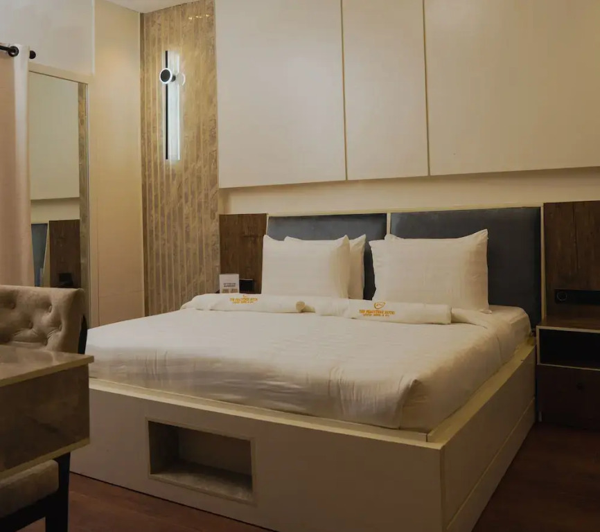 The Peachtree Hotel