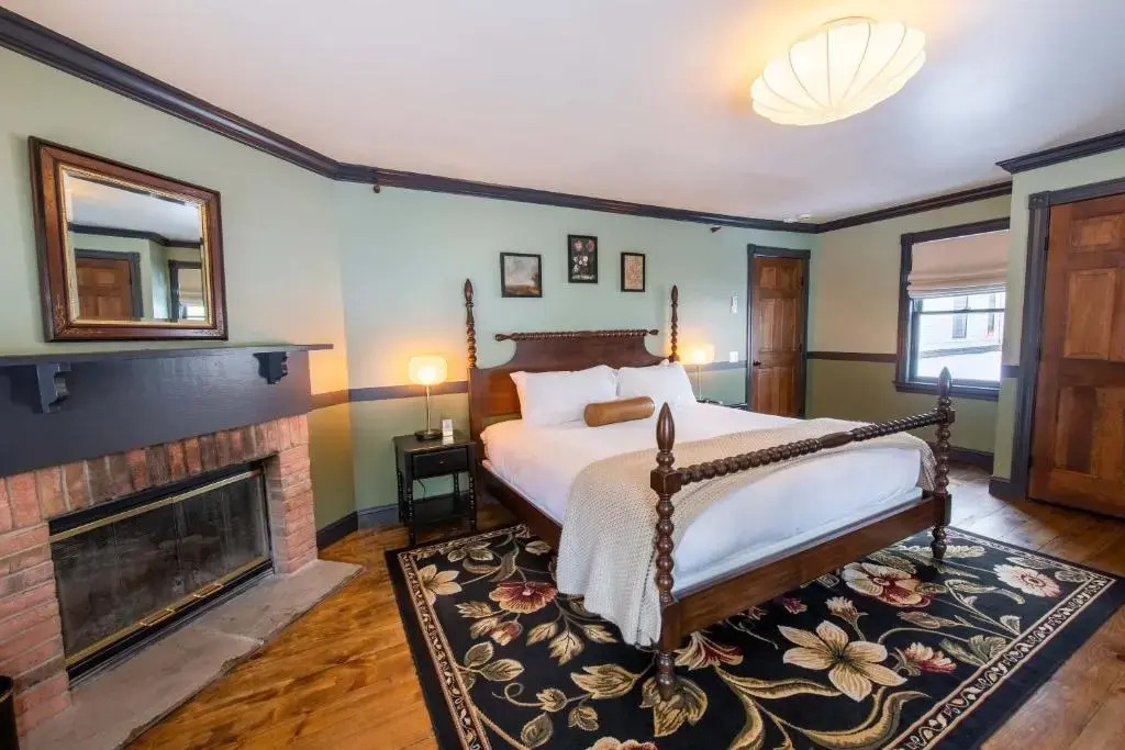Hideaway Inn Lenox