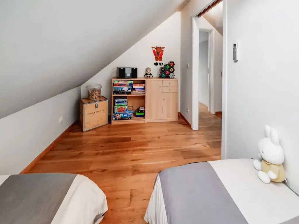 Tranquil Holiday Home in Mont with bubble bath, Terrace, Garden