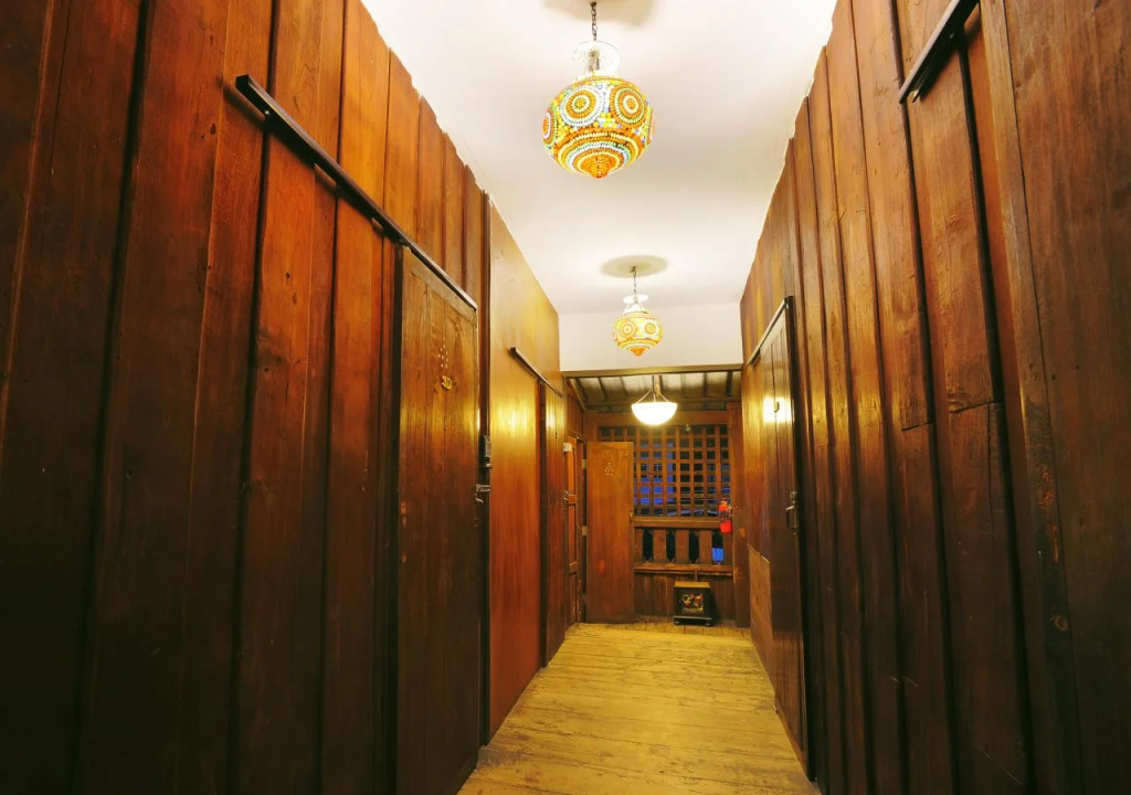 Manon Hostel