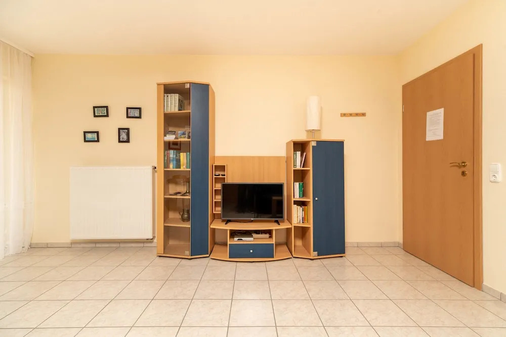 Lena Apartman