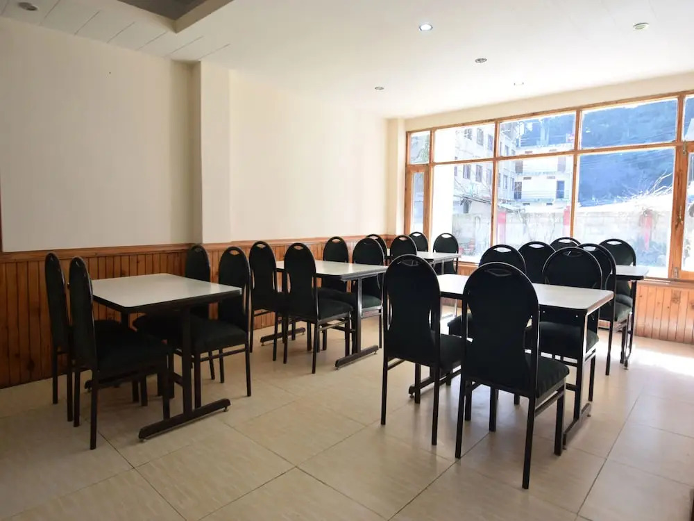 Hotel Rising Star Near To Mall Road #BudgetFriendly #BigRooms #Garden #Bonfire #Parking #ForestView #MountainView