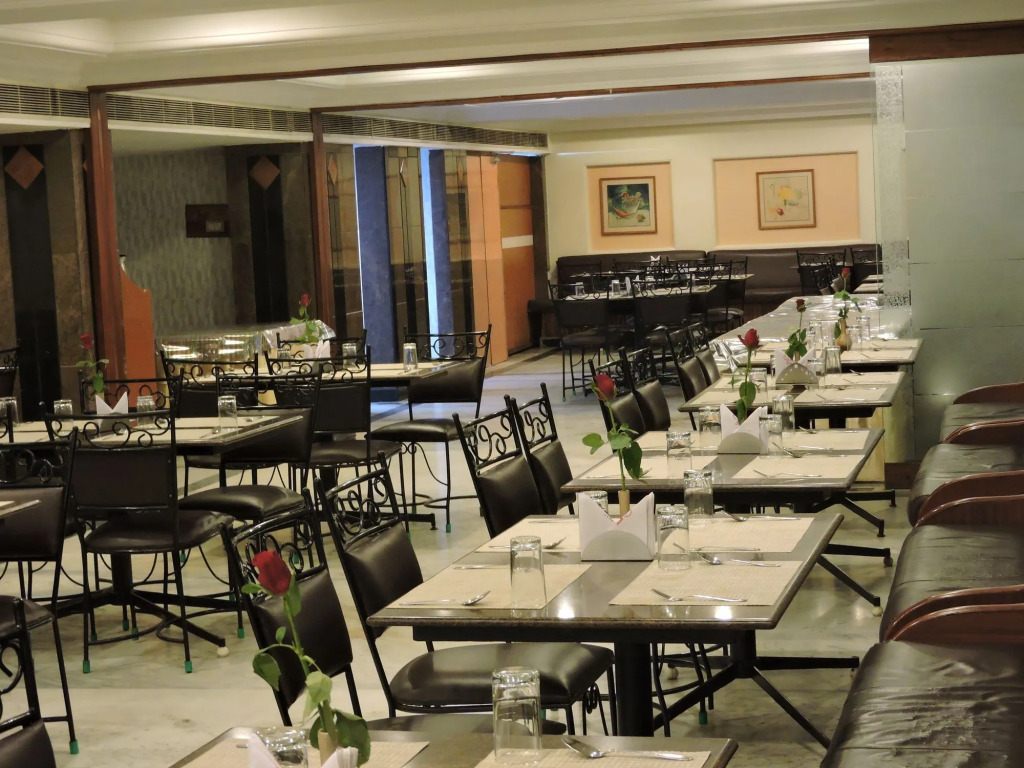 Hotel PLR Grand