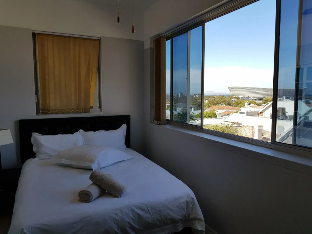 Bramber Court Art-Deco Self-Catering Apartments