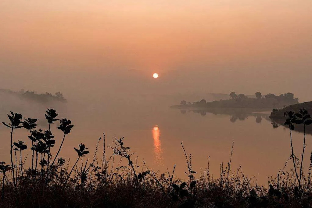SaffronStays Foresta by the Lake - 6BR veg-only pool estate with lake views, lawns, gazebo & sports court in Kamshet