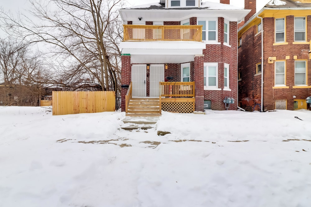 Modern Updates & Great Location! Detroit Duplex