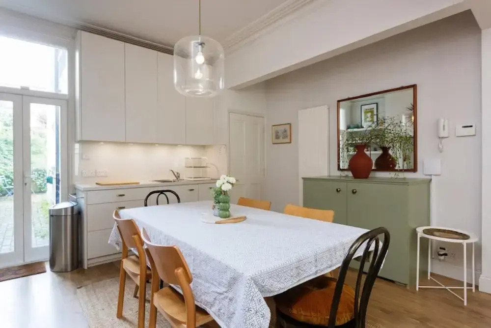 Stunning 2 Bed Apt W Garden in Clapham