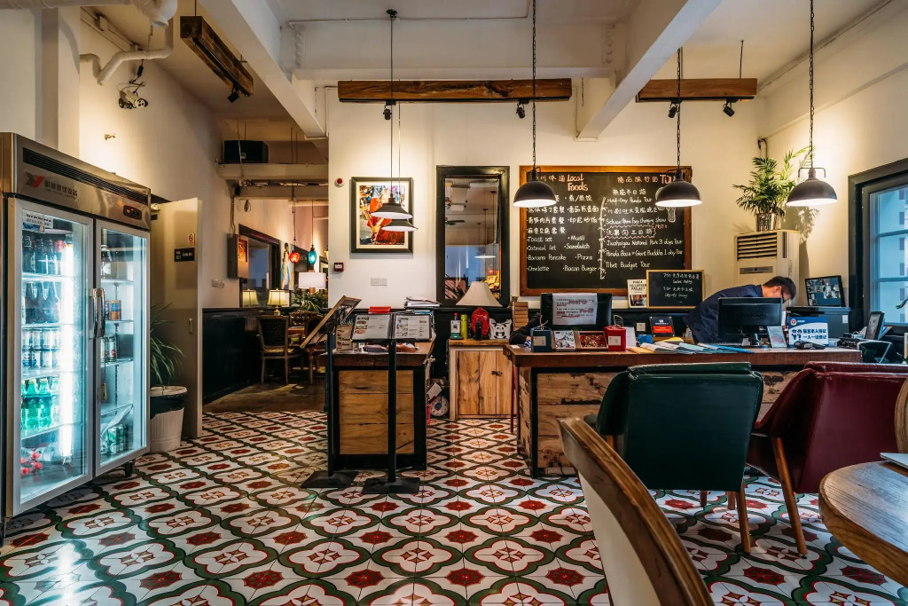 POSHPACKER - Chengdu Flipflop Hostel
